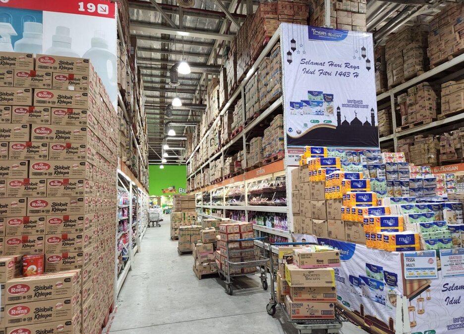 Warehouse showing the Supply Chain